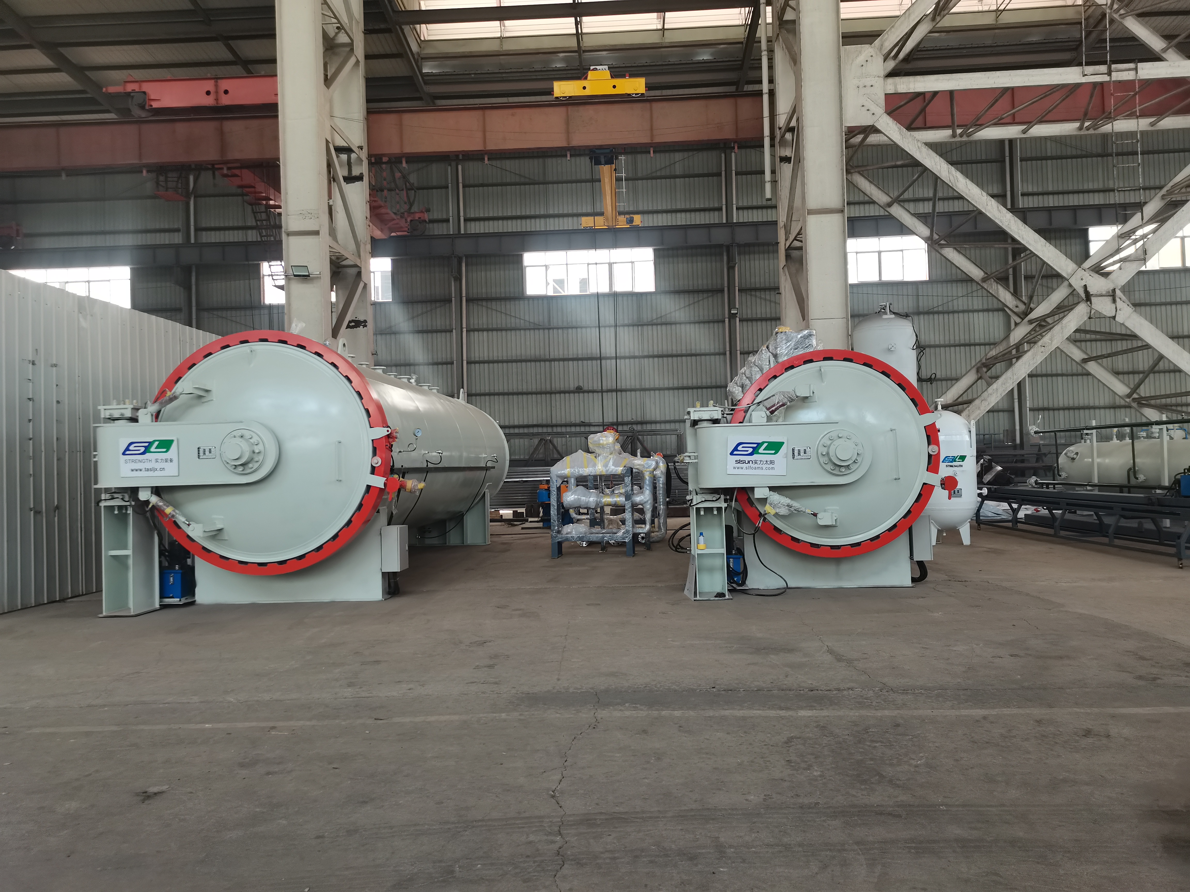 DN2000、DN2400兩臺新材料熱壓罐發(fā)往江蘇